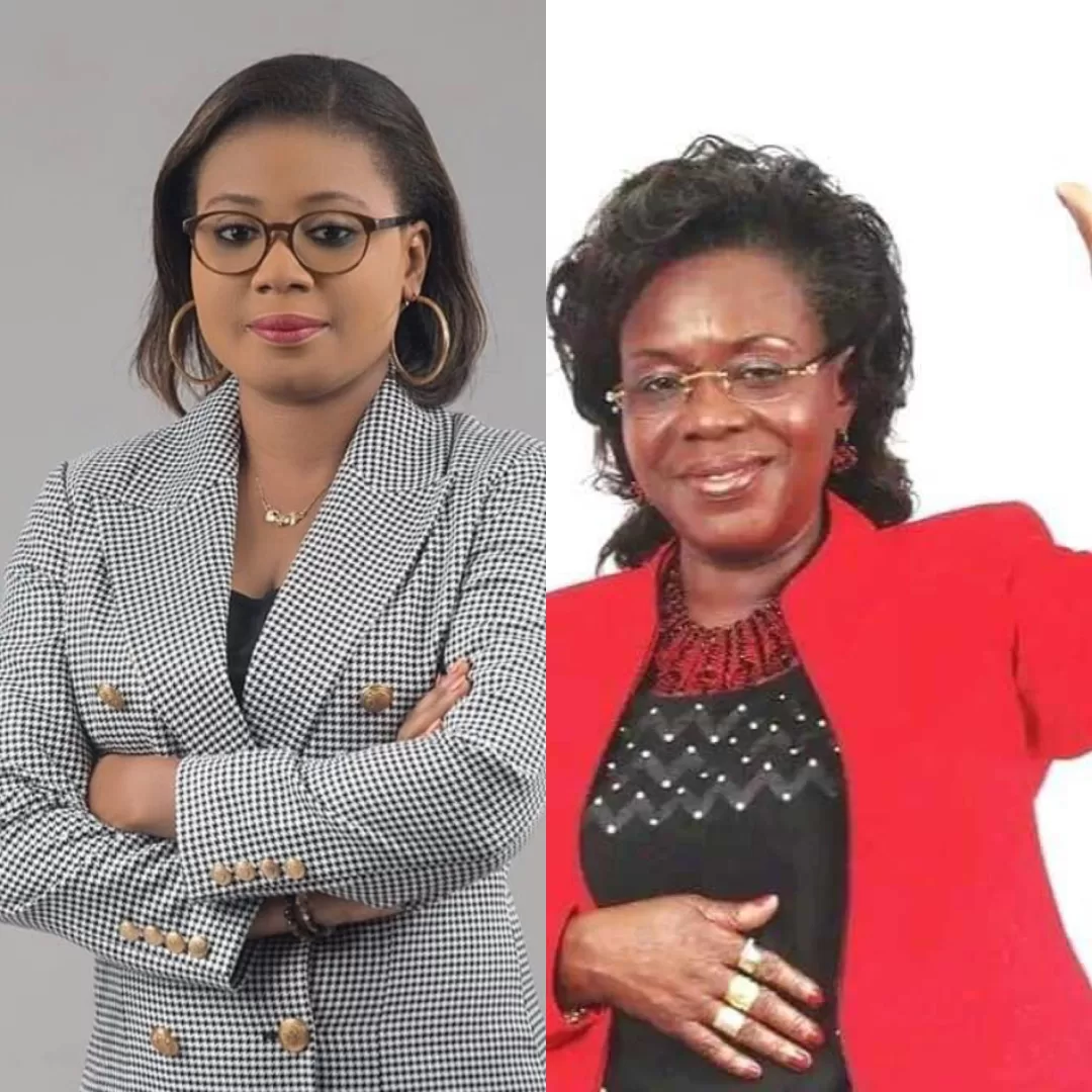 Portraits côte à côte de deux femmes vêtues de veste, l'une à motifs pied-de-poule avec lunettes et l'autre en rouge avec bijoux