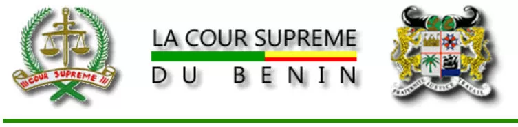 Deux logos officiels côte à côte sur fond blanc, le premier avec une balance et une épée, le second avec un blason coloré