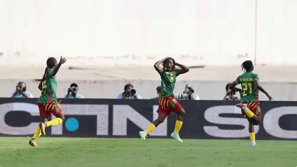 Les joueuses du Cameroun célèbrent leur victoire