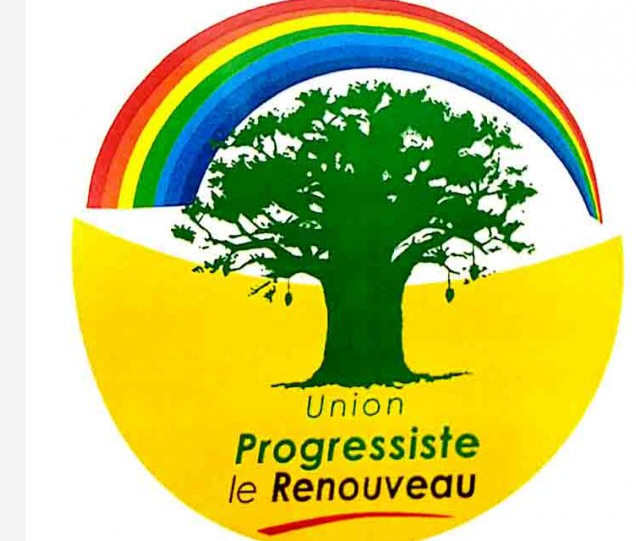 Arbre vert avec des fruits suspendus sous un arc-en-ciel sur fond jaune orné du texte Union Progressiste le Renouveau