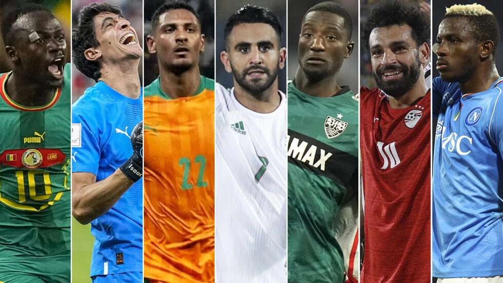 Sept joueurs de football alignés côte à côte en maillots colorés dans un montage vertical multicadre