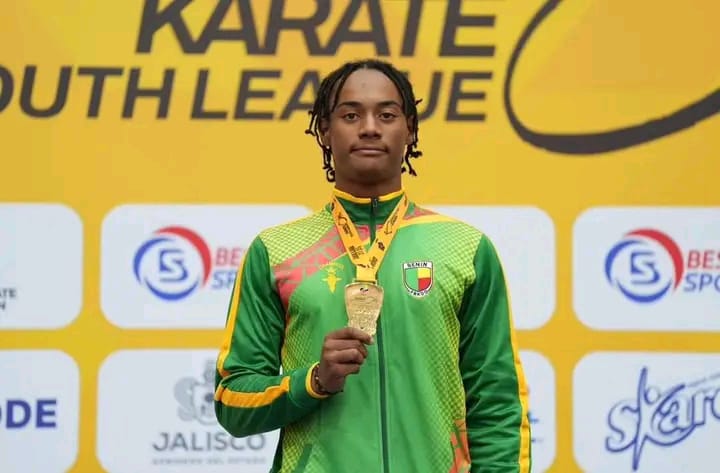 Photo de Ihsane Adjanonhoun, après son sacre